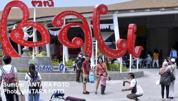 turis australia kena denda di bali